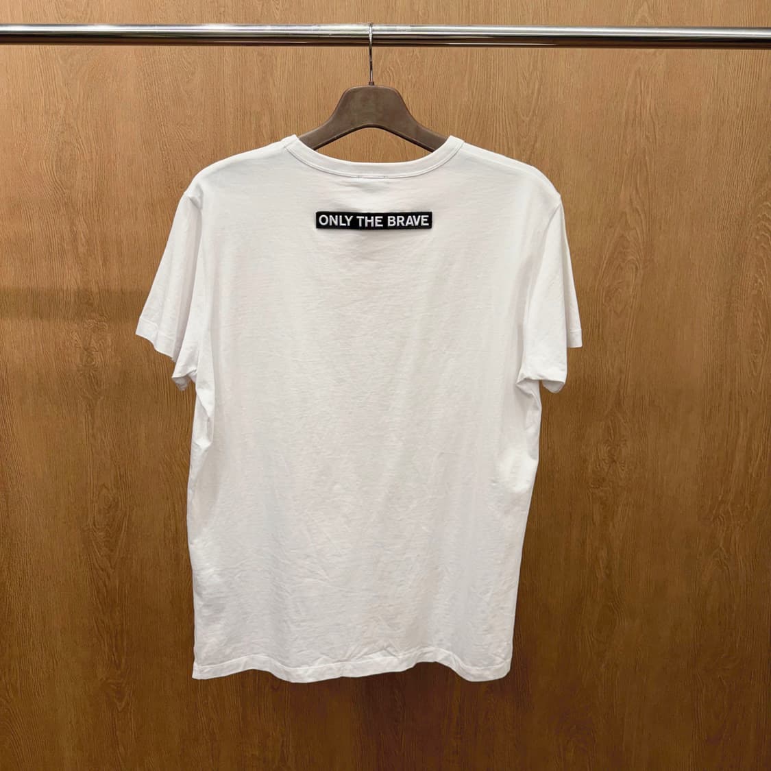 디젤 코튼 라운드넥 반팔 티셔츠 포켓 로고 패치 디테일 화이트 상품이미지3