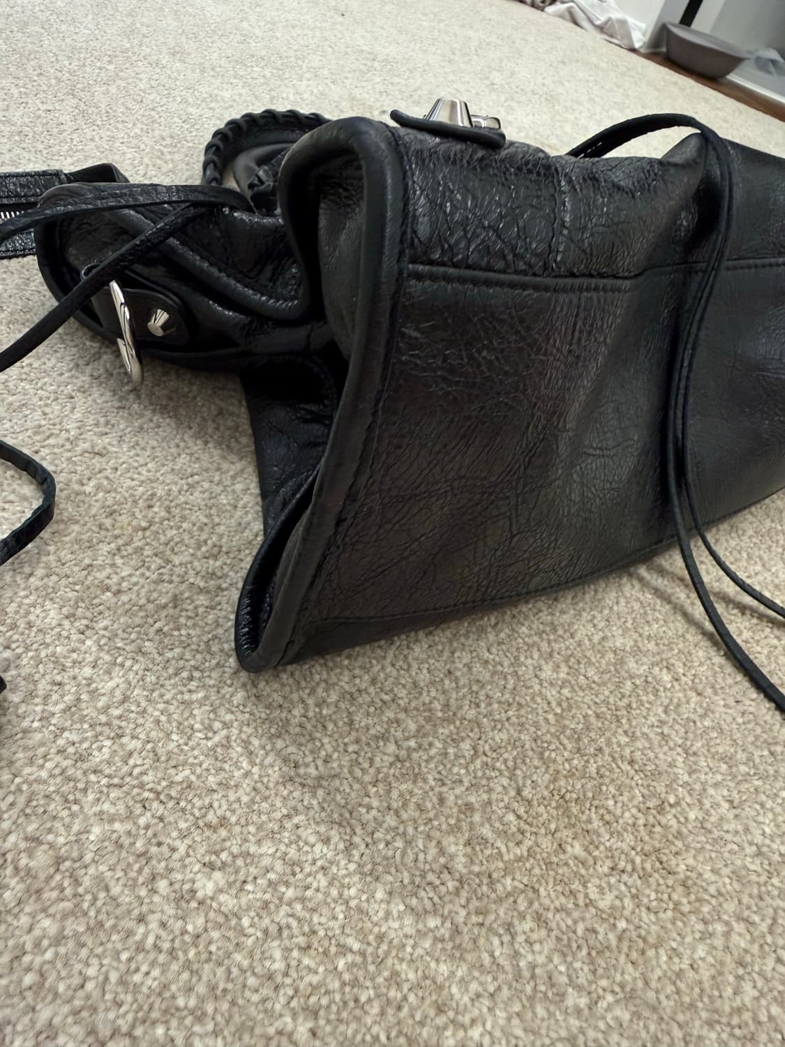 발렌시아가 시티 모터백 블랙 미디움 상품이미지6