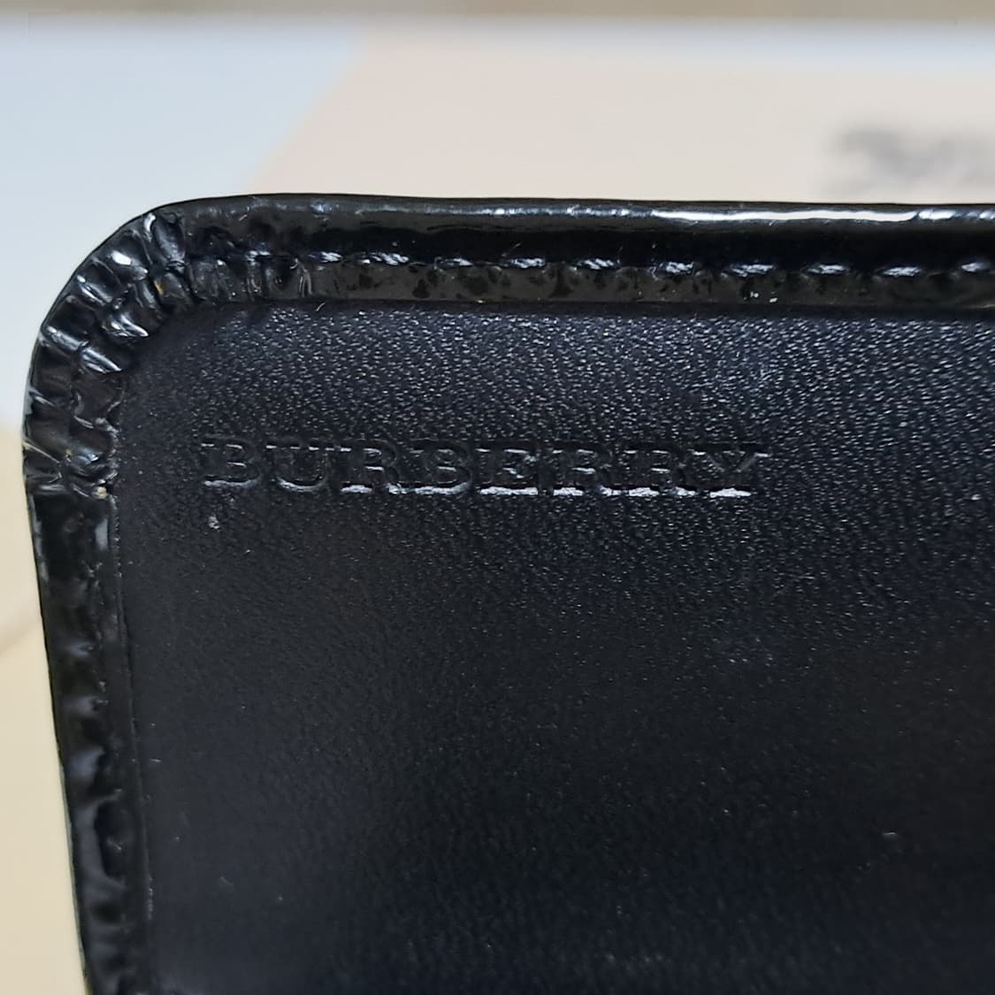 [100%/정품] 버버리 체크 장지갑 블랙 에나멜, 정품 택 박스 포함 상품이미지4