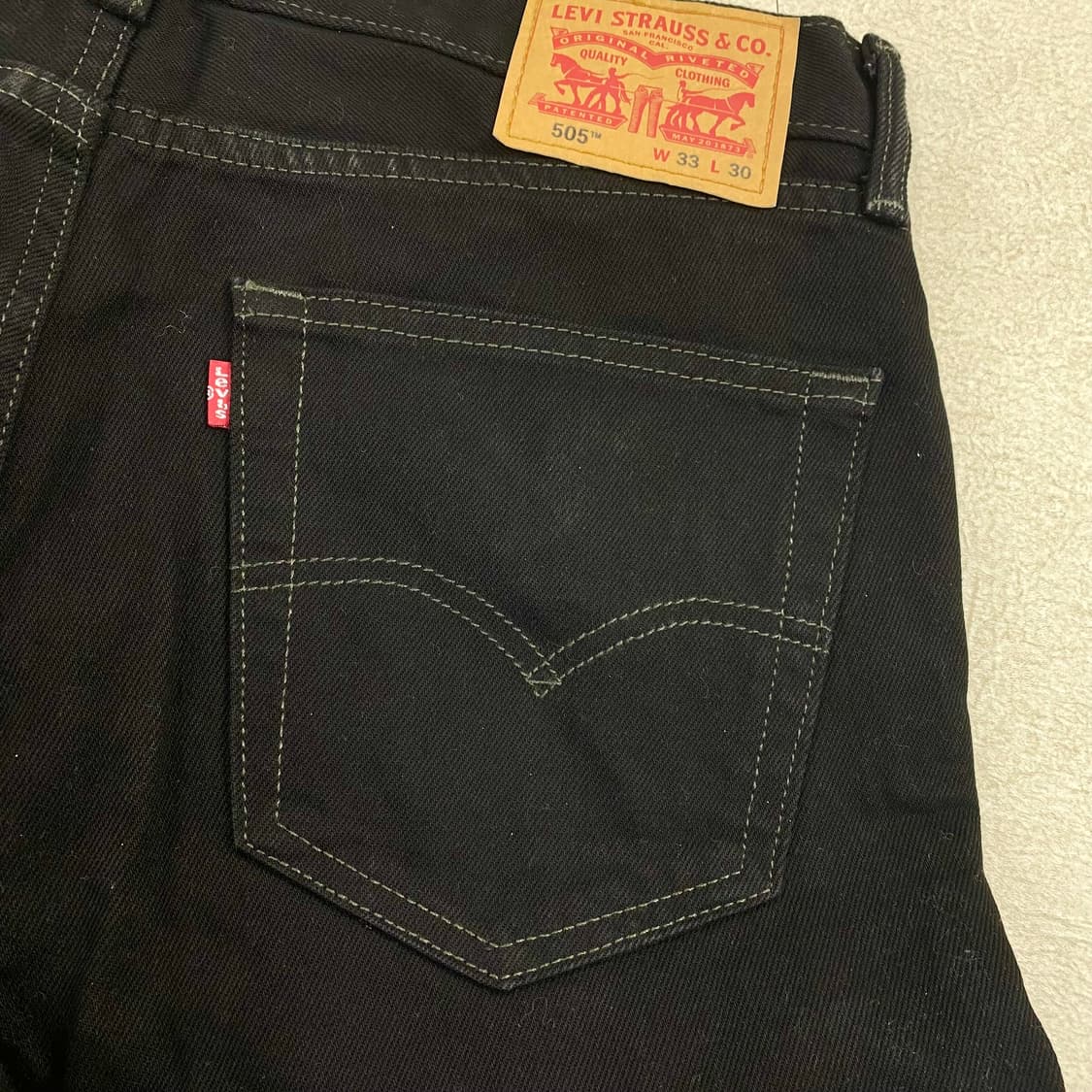 리바이스 505 레드 탭 블랙 스트레이트 데님 진 (33) 상품이미지4