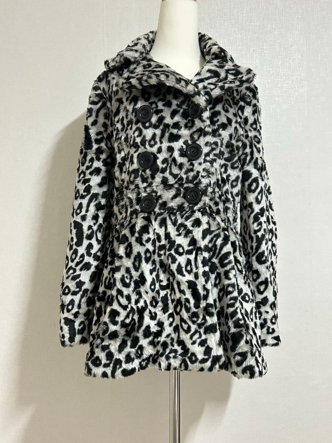 Dosch 오네갸루 레오파드 퍼 더블버튼 코트 상품이미지3