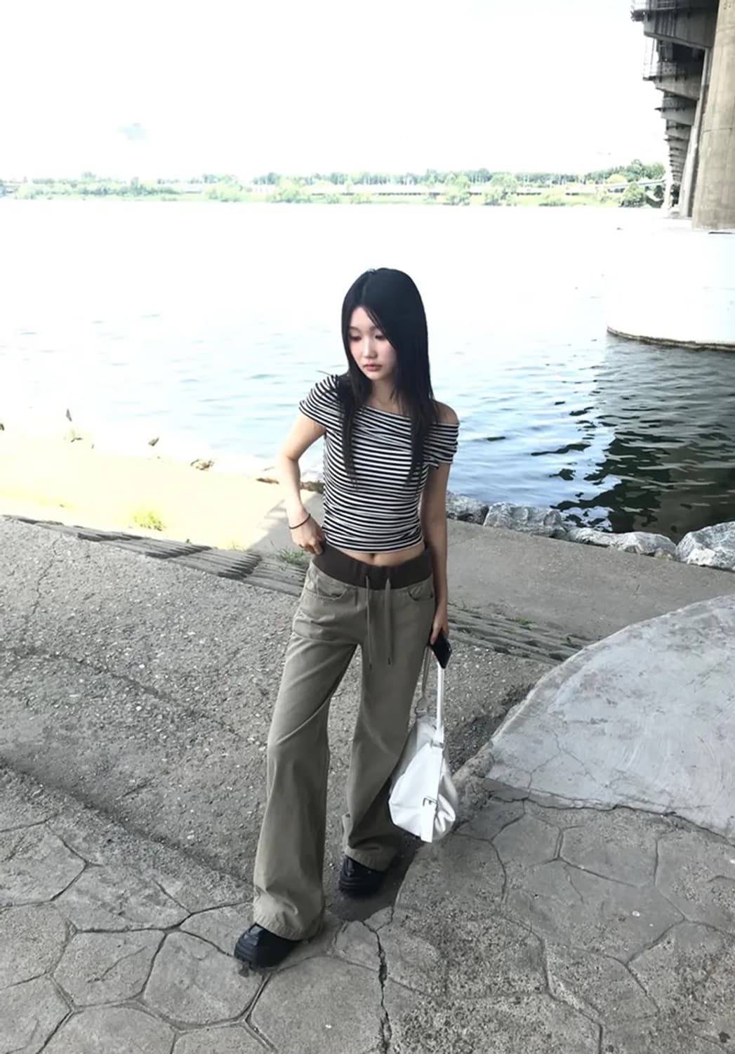 y2k 백포켓 카고 밴딩 로우라이즈 밴딩 롱팬츠 부츠컷 핀터깔 상품이미지1