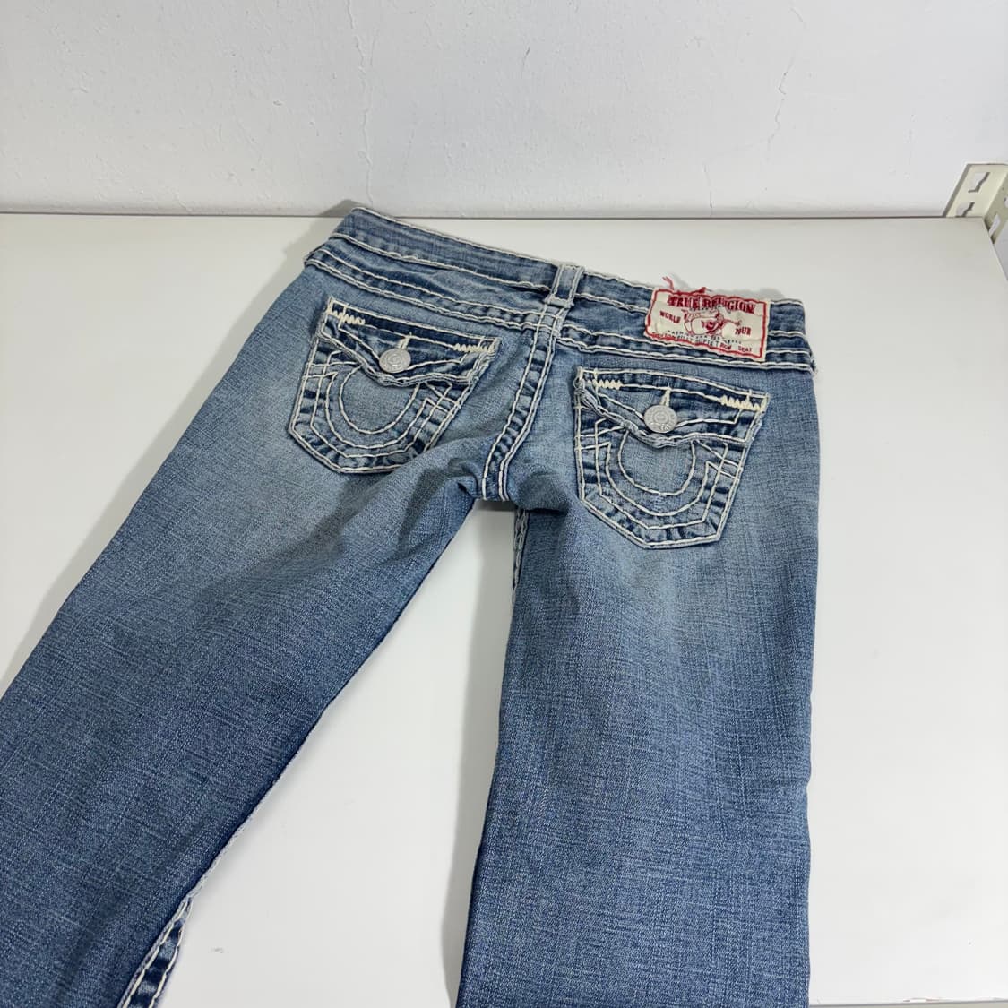 26 트루릴리전 연청 화이트스티치 일자핏 데님팬츠 상품이미지2