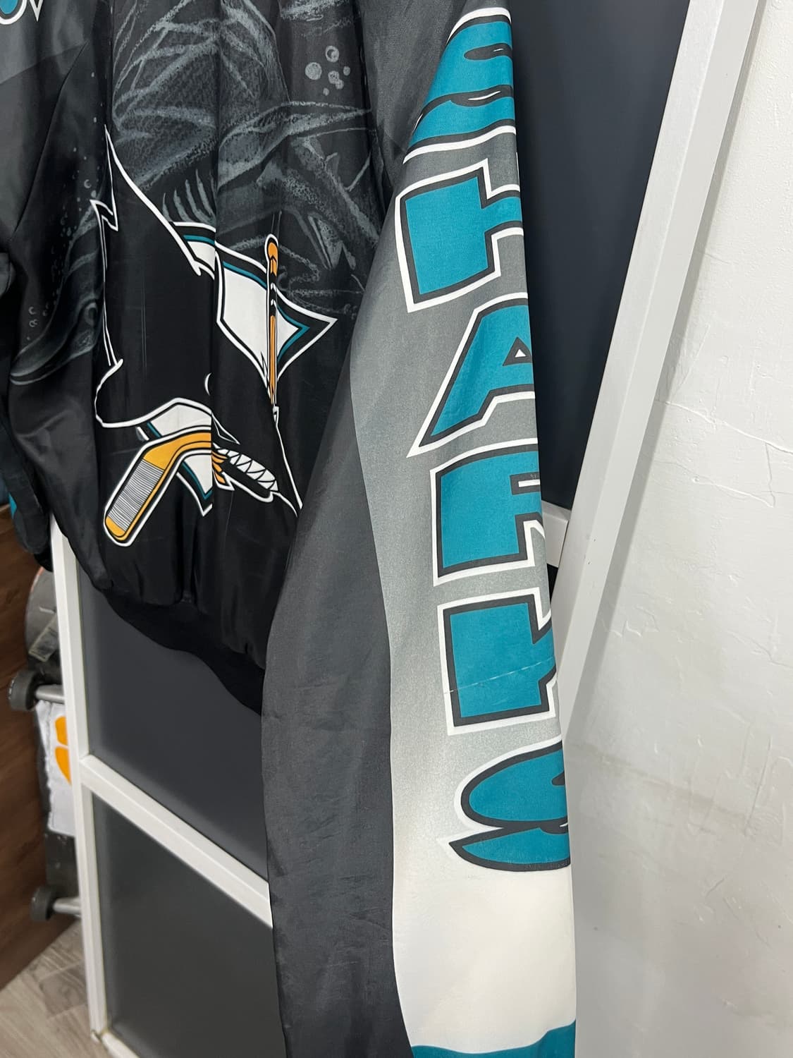 90s American Vintage 올드스쿨 산호세 샤크스 봄버 자켓 상품이미지7