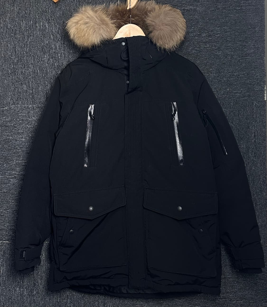 뉴에라 남성 패딩 95 블랙 상품이미지2