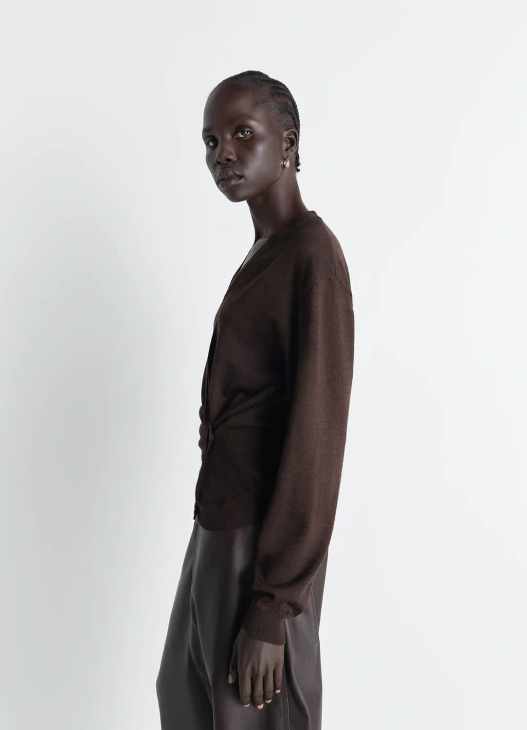 [XS,S]르메르 26ss 트위스트 브이넥 니트/다크 카카오 상품이미지4