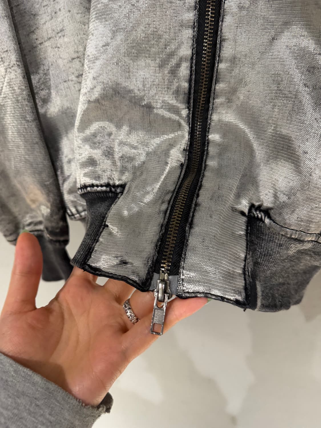 Distressed washing bomber jacket 상품이미지8