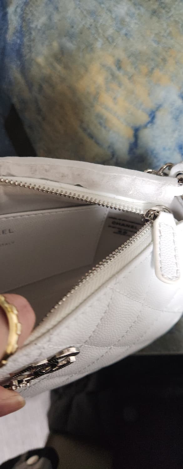 샤넬 AP4704 25B. 체인 클러치 미니 캐비어 화이트 상품이미지7
