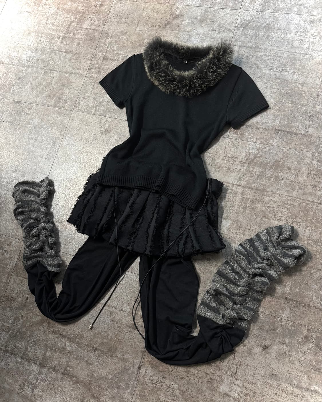 퍼 트리밍 넥 울 혼방 하프 슬리브 니트 상품이미지1