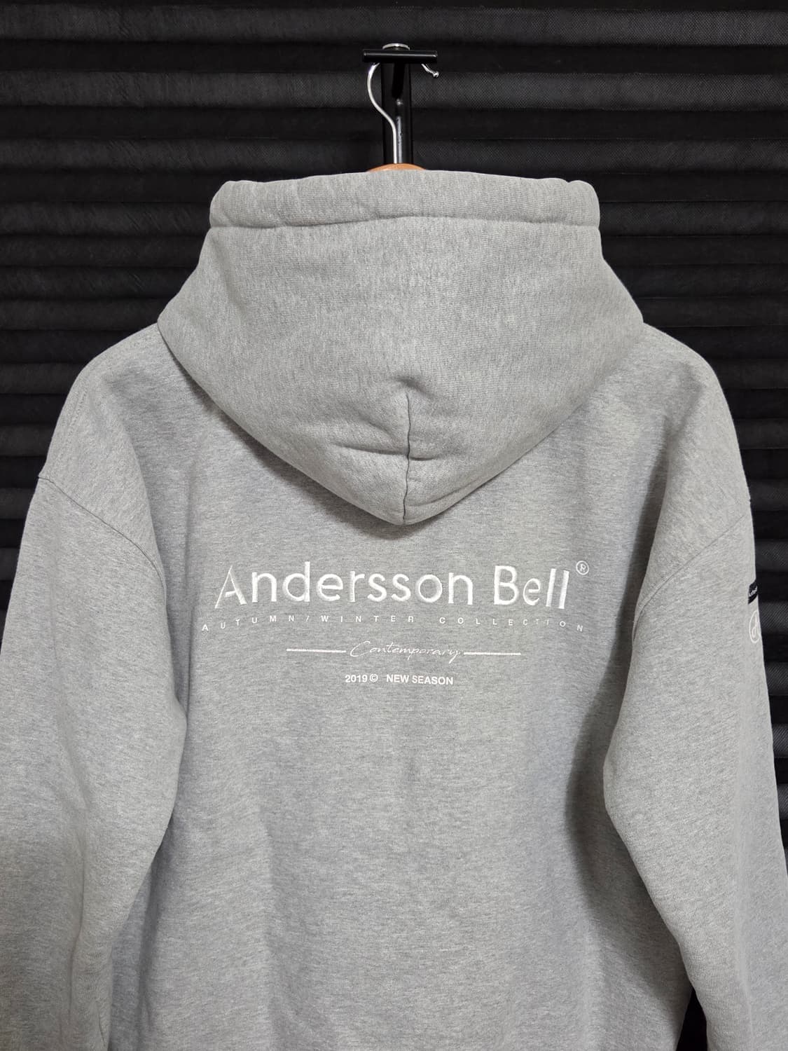 [앤더슨벨] 19A/W 컨템포러리 자수 로고 후드티 | 00055 상품이미지5
