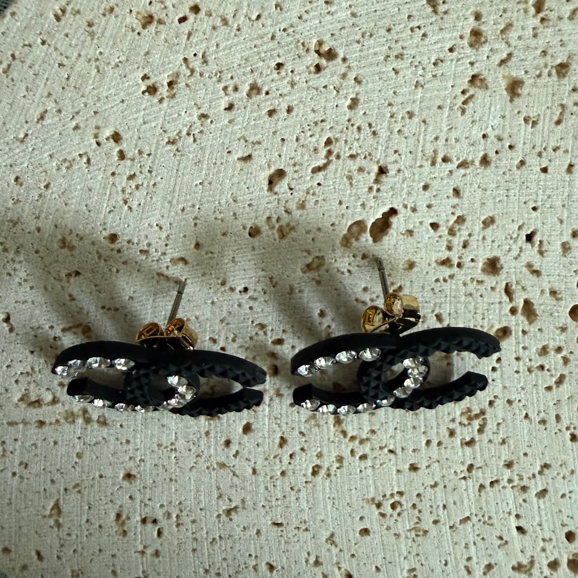 업사이클링 귀걸이 블랙큐빅 상품이미지2