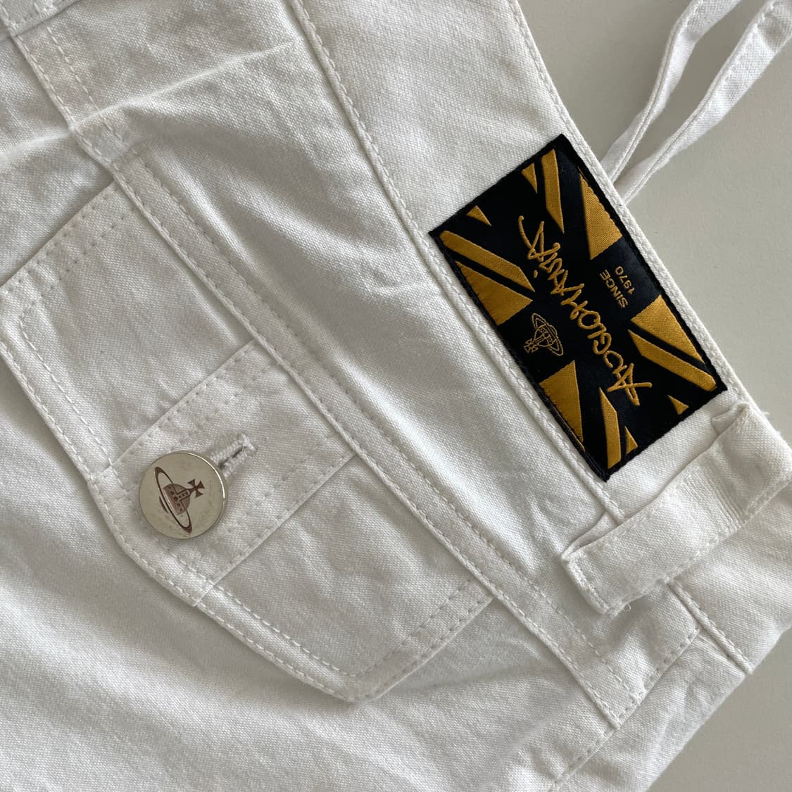 비비안웨스트우드 화이트 숏츠 상품이미지4