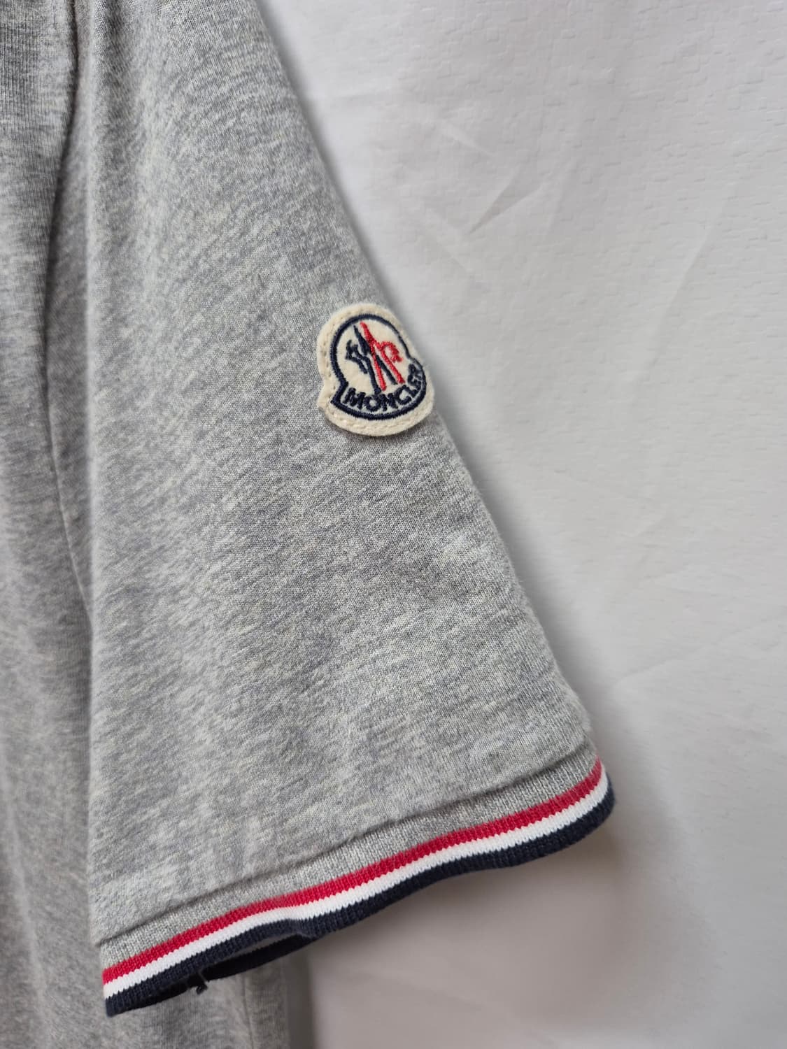 몽클레어 브이넥 반팔 상품이미지2