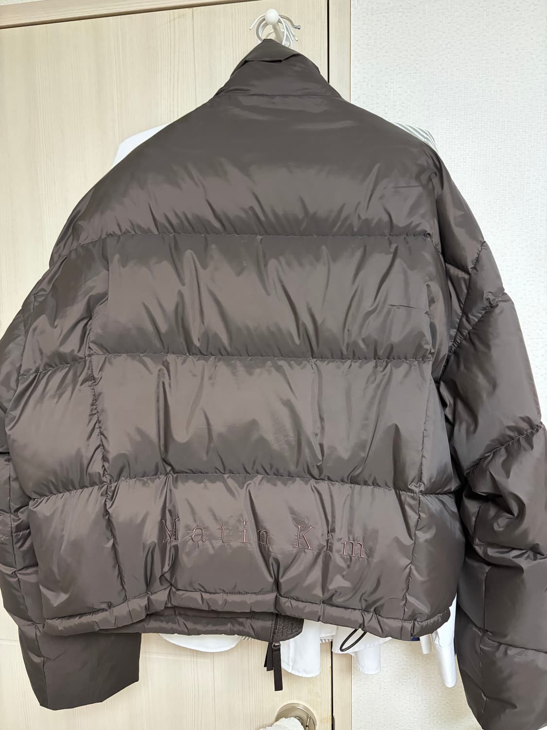 마뗑킴 로고 테이핑 퍼퍼 브라운 패딩 상품이미지4