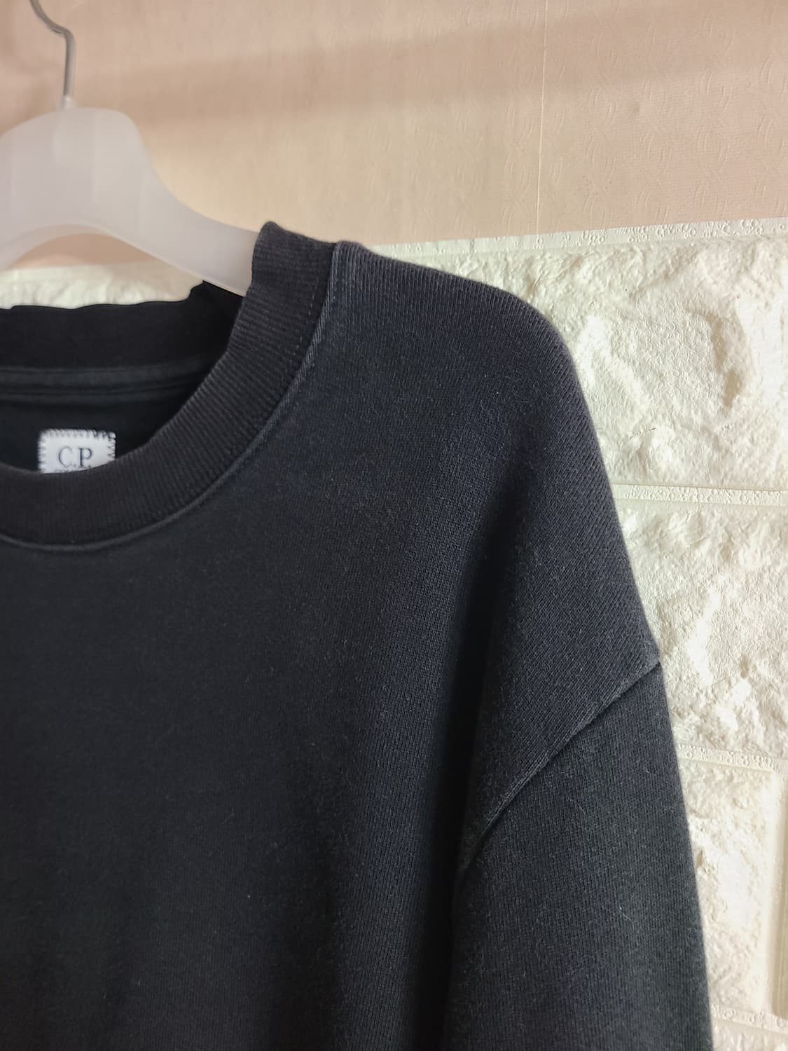 CP컴퍼니 블랙 렌즈 맨투맨 (105) 상품이미지2