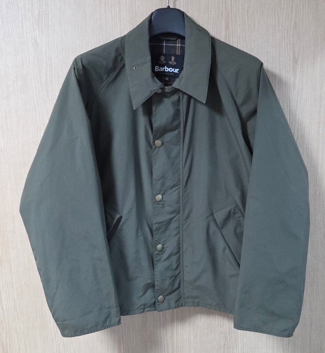 (착샷) 바버 트랜스포트 논왁스 샤워프루프 자켓 상품이미지1