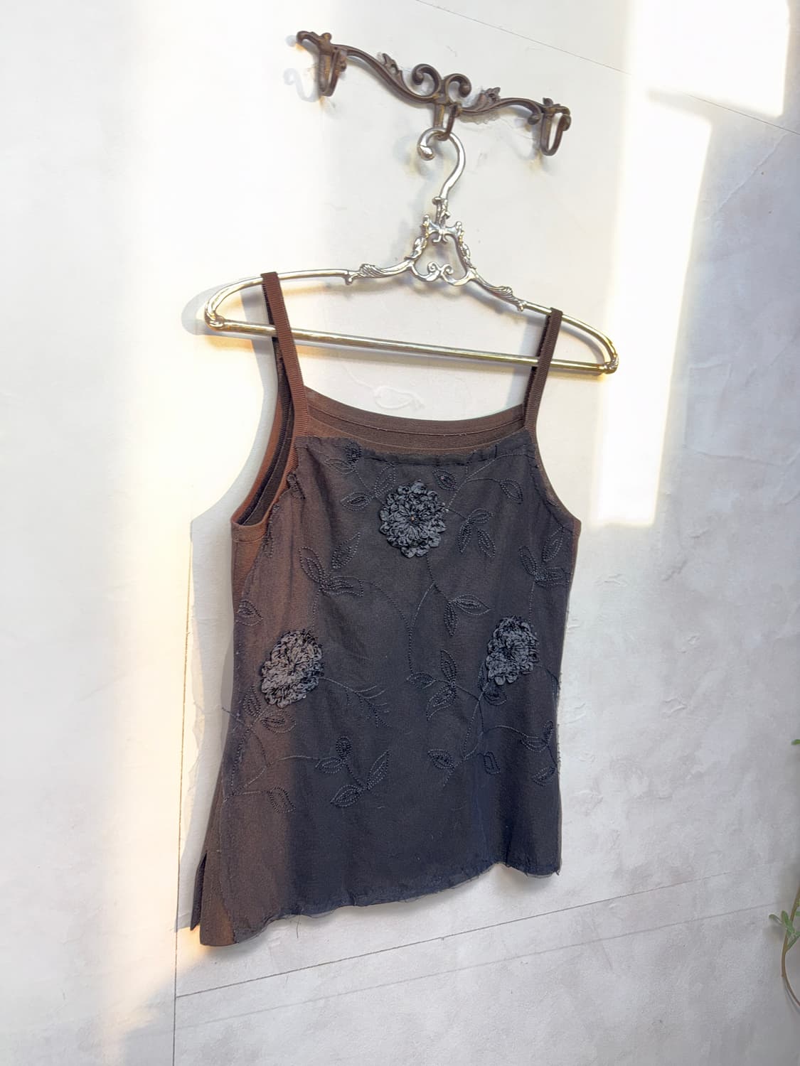 Brown black mesh oriental flower 슬리브리스 상품이미지5