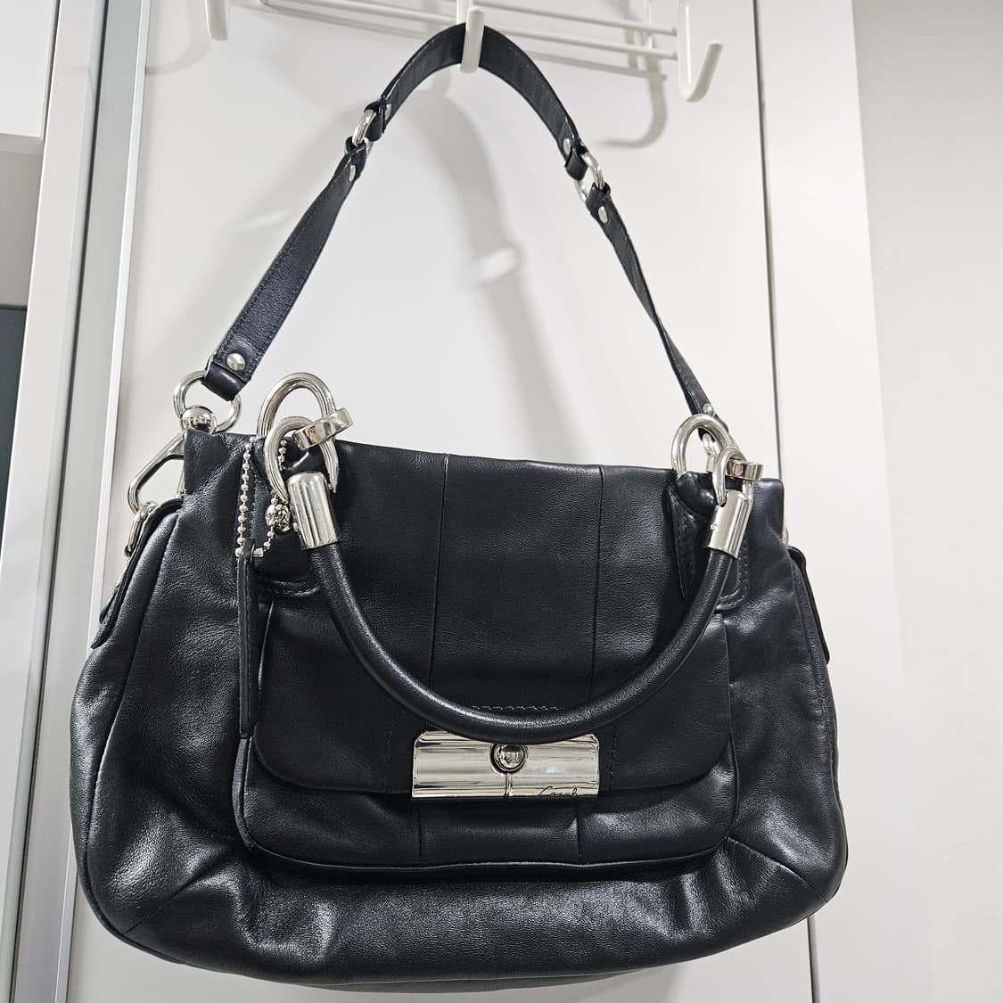 Y2K 무드 코치 크리스틴 사첼백 상품이미지2