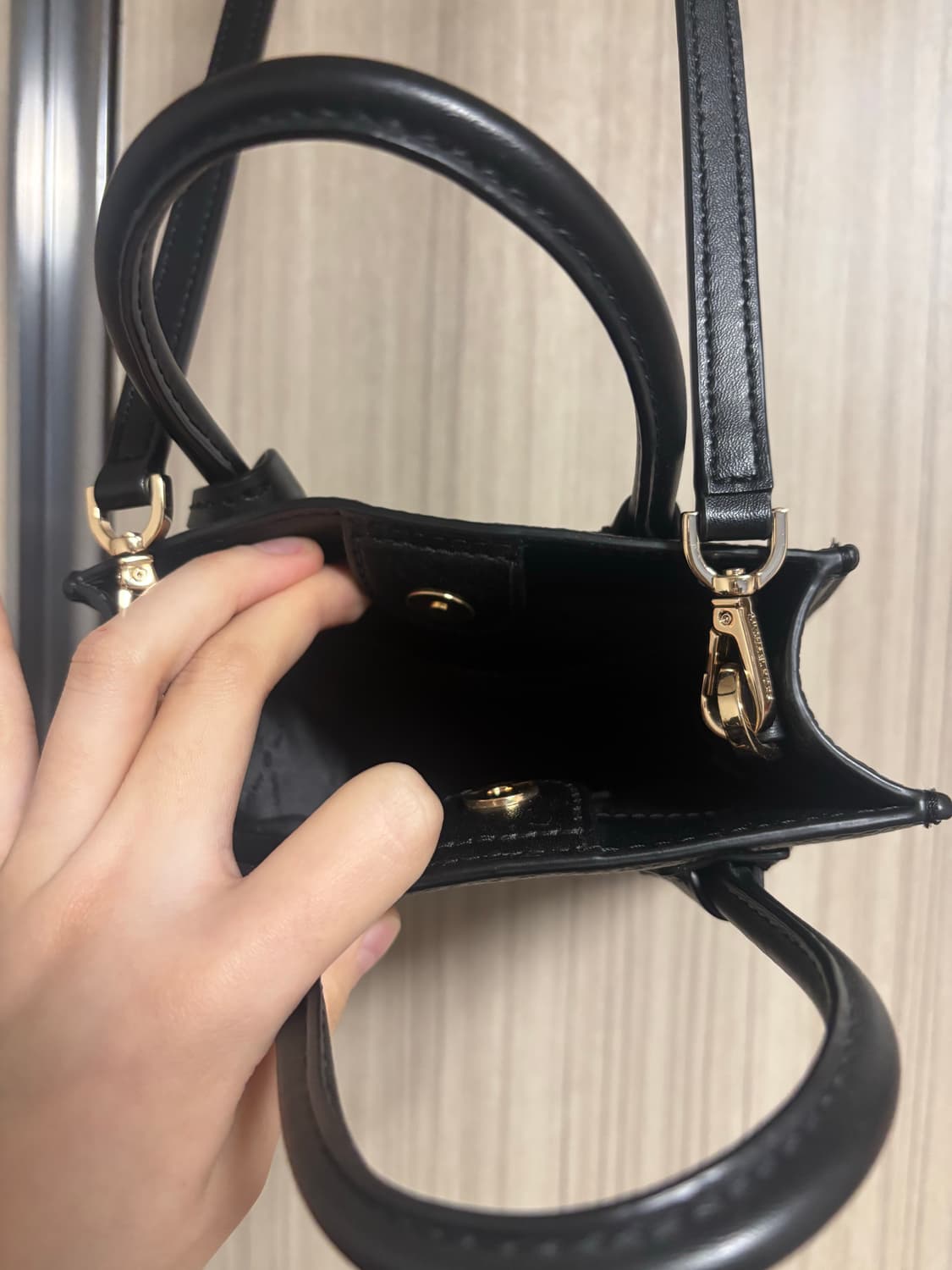 마이클코어스 미니크로스백 상품이미지3