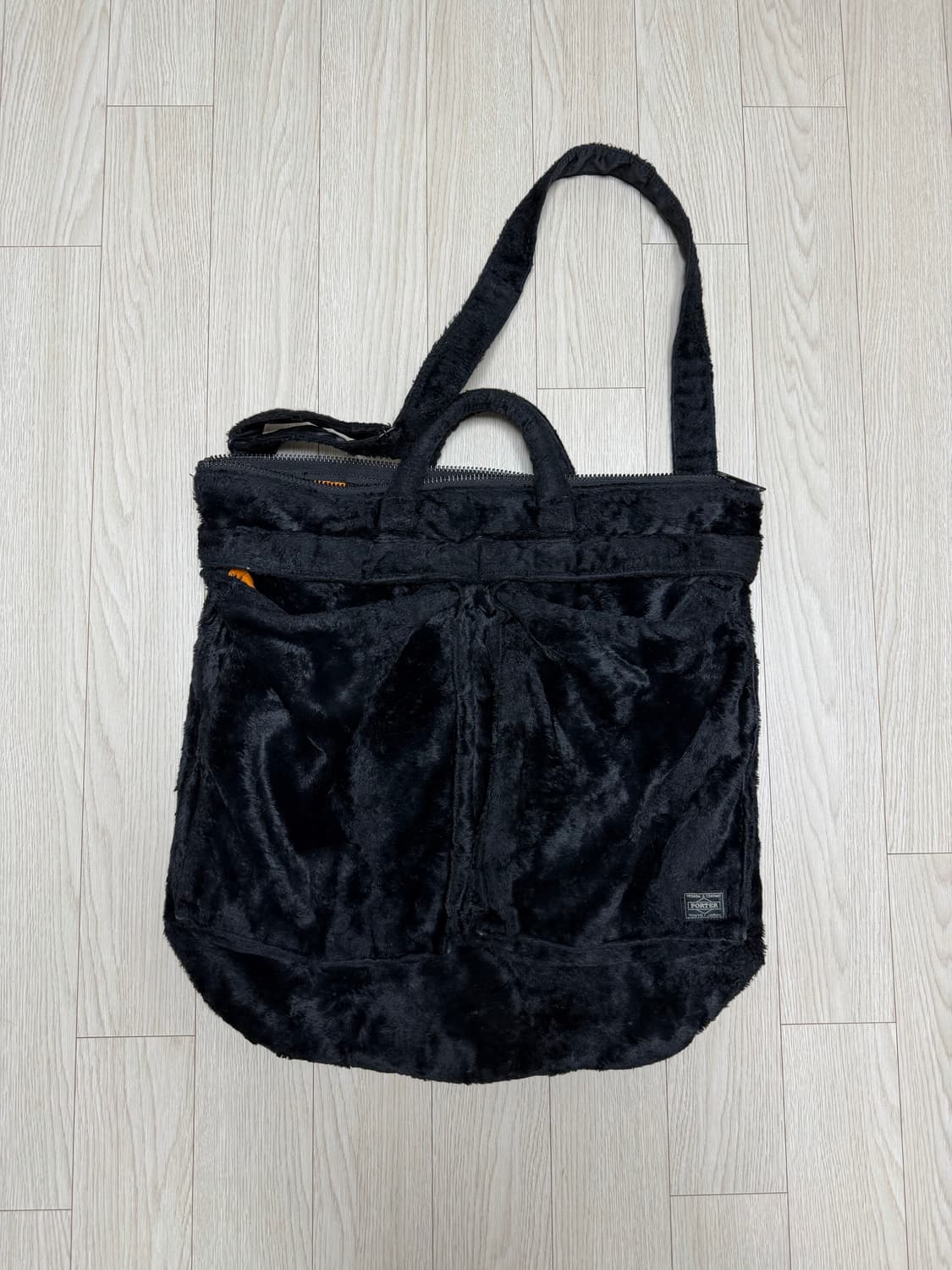 포터 네이버후드 콜라보 퍼 탱커 헬멧백 상품이미지1