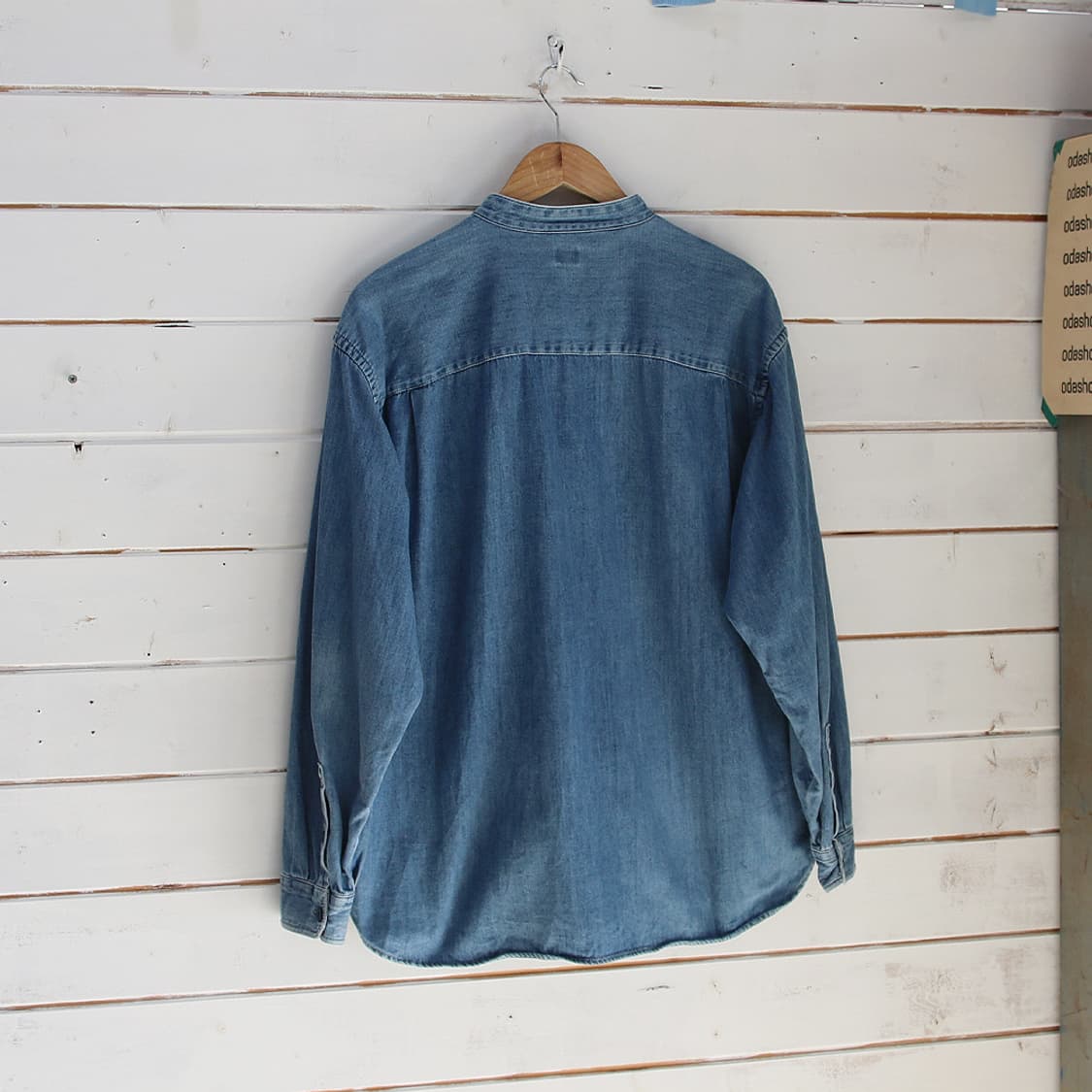 (착용컷) 유니클로 헨리넥 데님 셔츠 (남성용 100) 상품이미지2