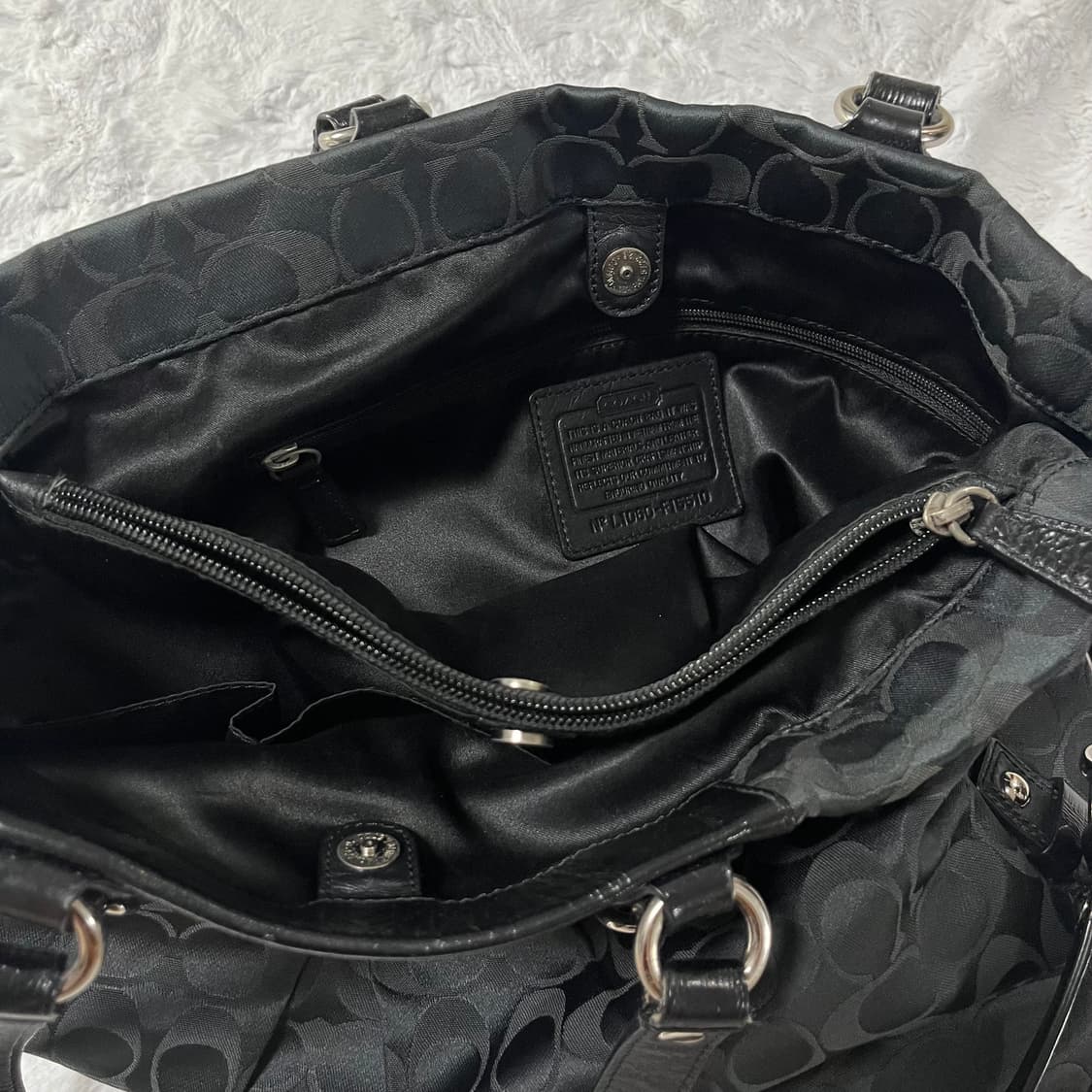 Coach 코치 시드니처 패턴 숄더백 블랙 고딕 갸루 상품이미지6