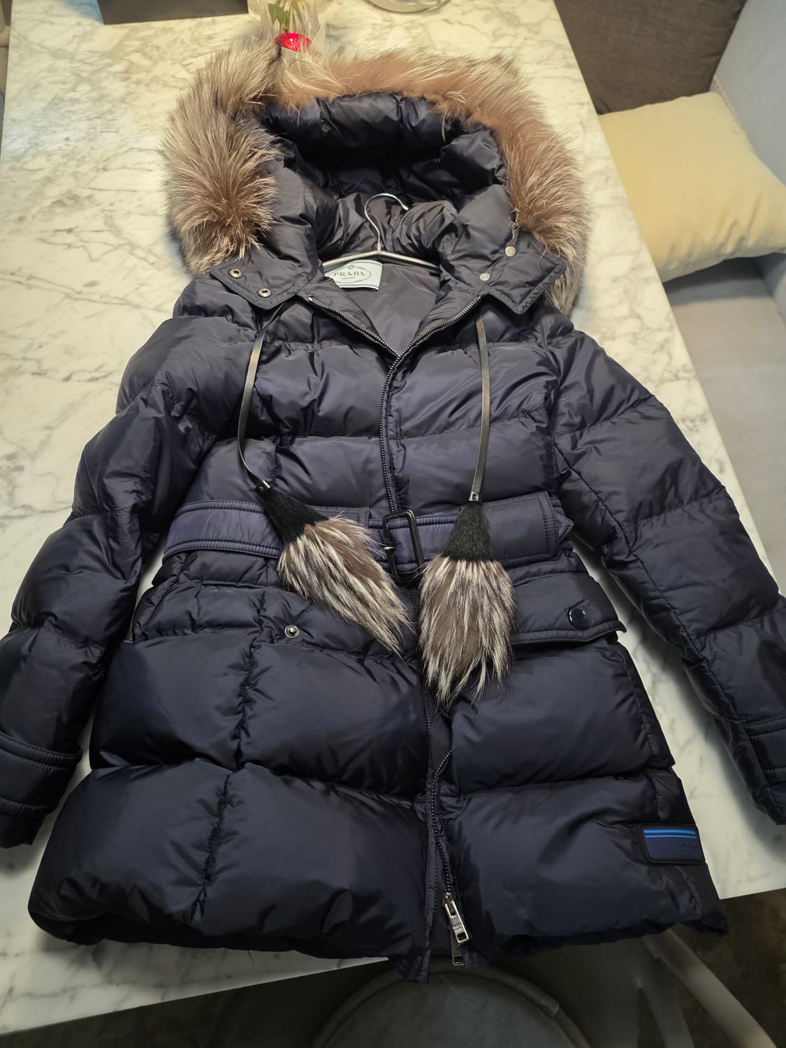 프라다 여성 패딩 38S 네이비 갤러리아 구매 정품 상품이미지1