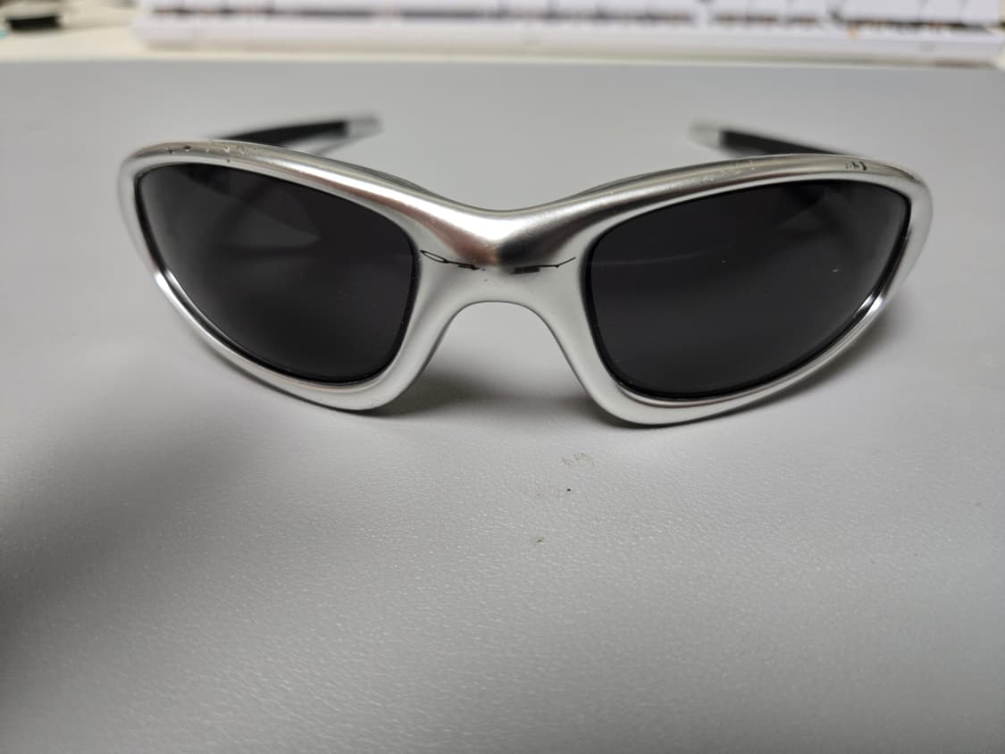 오클리 뉴스트레이트자켓 폴리쉬드 알루미늄 상품이미지1