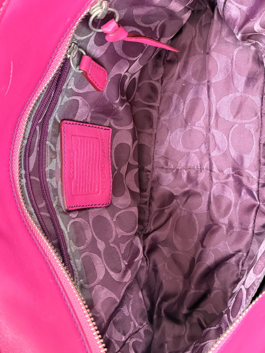 코치 펀칭 디테일 스웨이드 토트백 상품이미지9