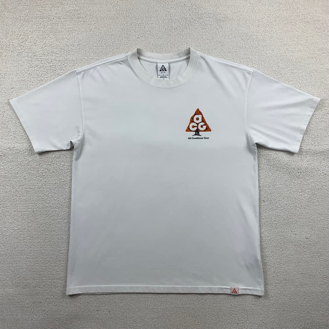 나이키 ACG 와일드우드 그래픽 반팔 티셔츠 화이트 상품이미지1
