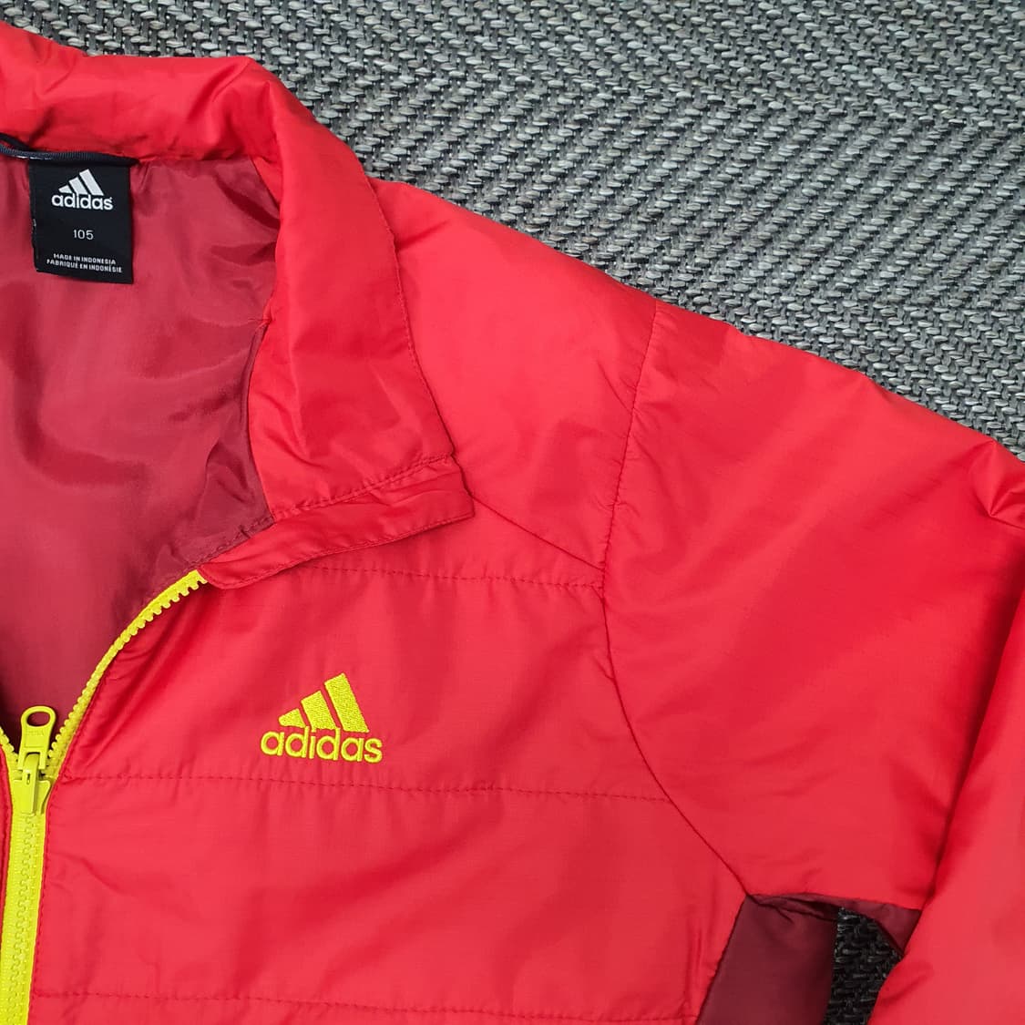 아디다스 얇은 경량패딩 남자105 상품이미지3