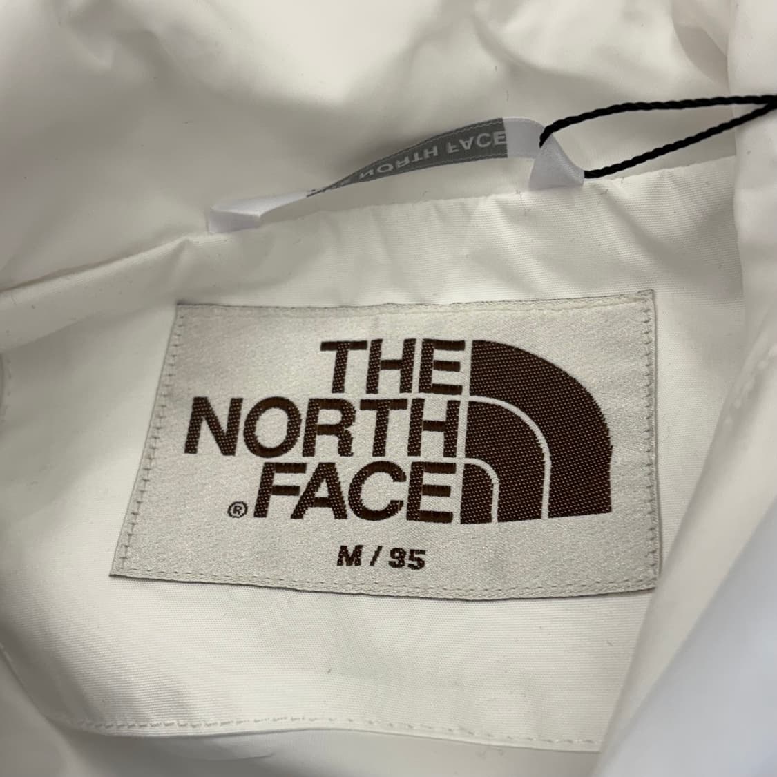 The North Face 새상품 화이트라벨 배색 바람막이 상품이미지3