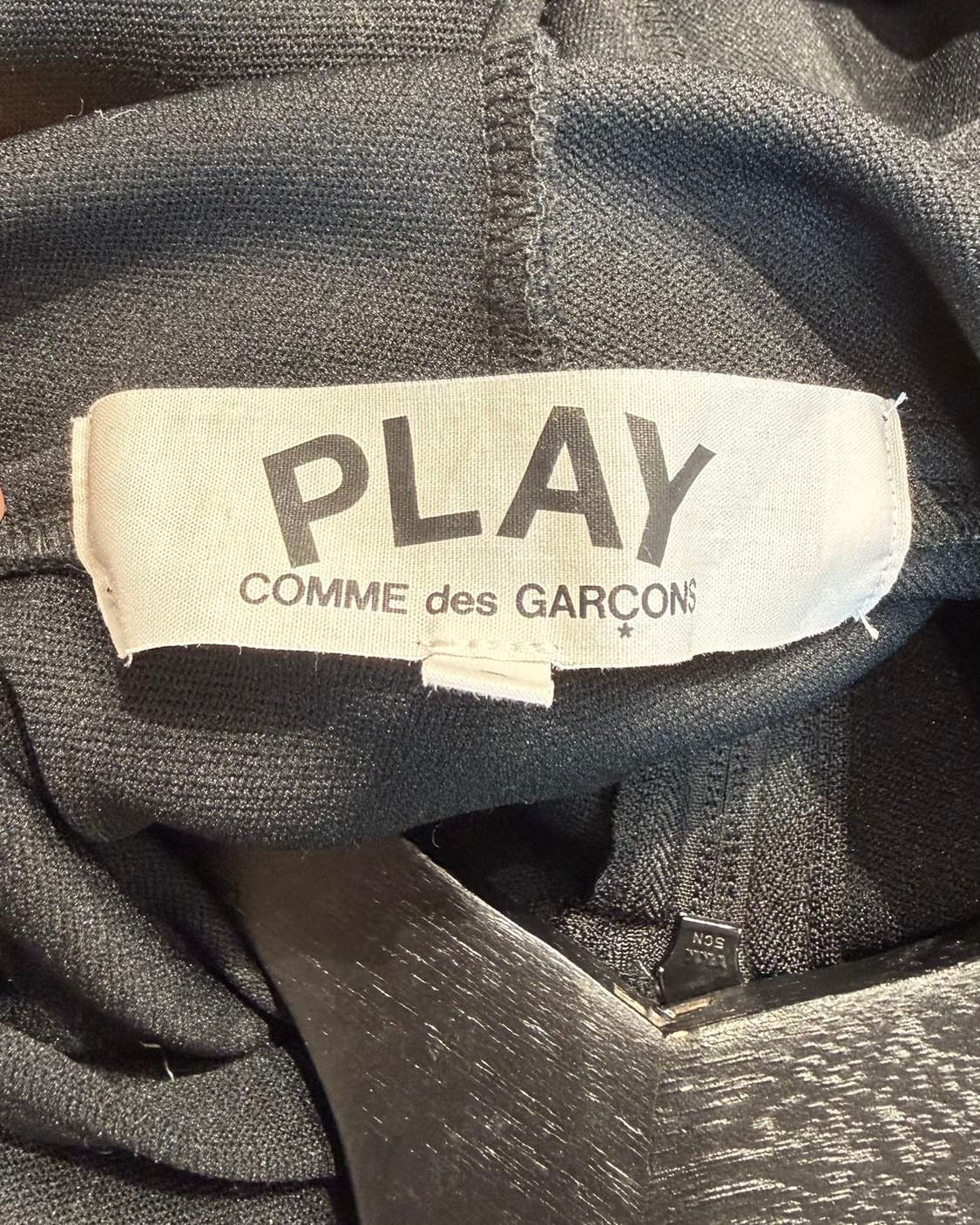 꼼데가르송 플레이 블랙 하트 와펜 후드 집업  상품이미지8