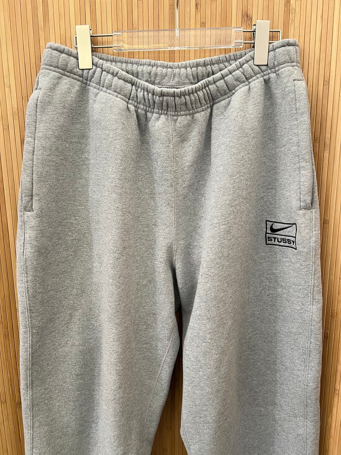 스투시 X 나이키 다크그레이 스웨트 팬츠 M 초판 DJ9490-063 상품이미지2