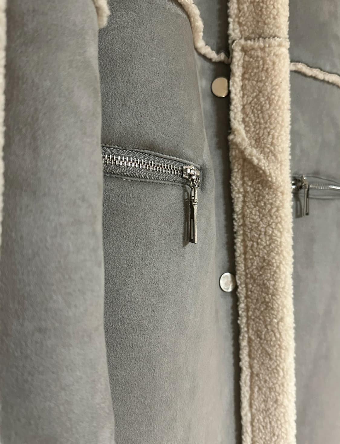 J.stuart Grayish blue shearling coat 상품이미지3