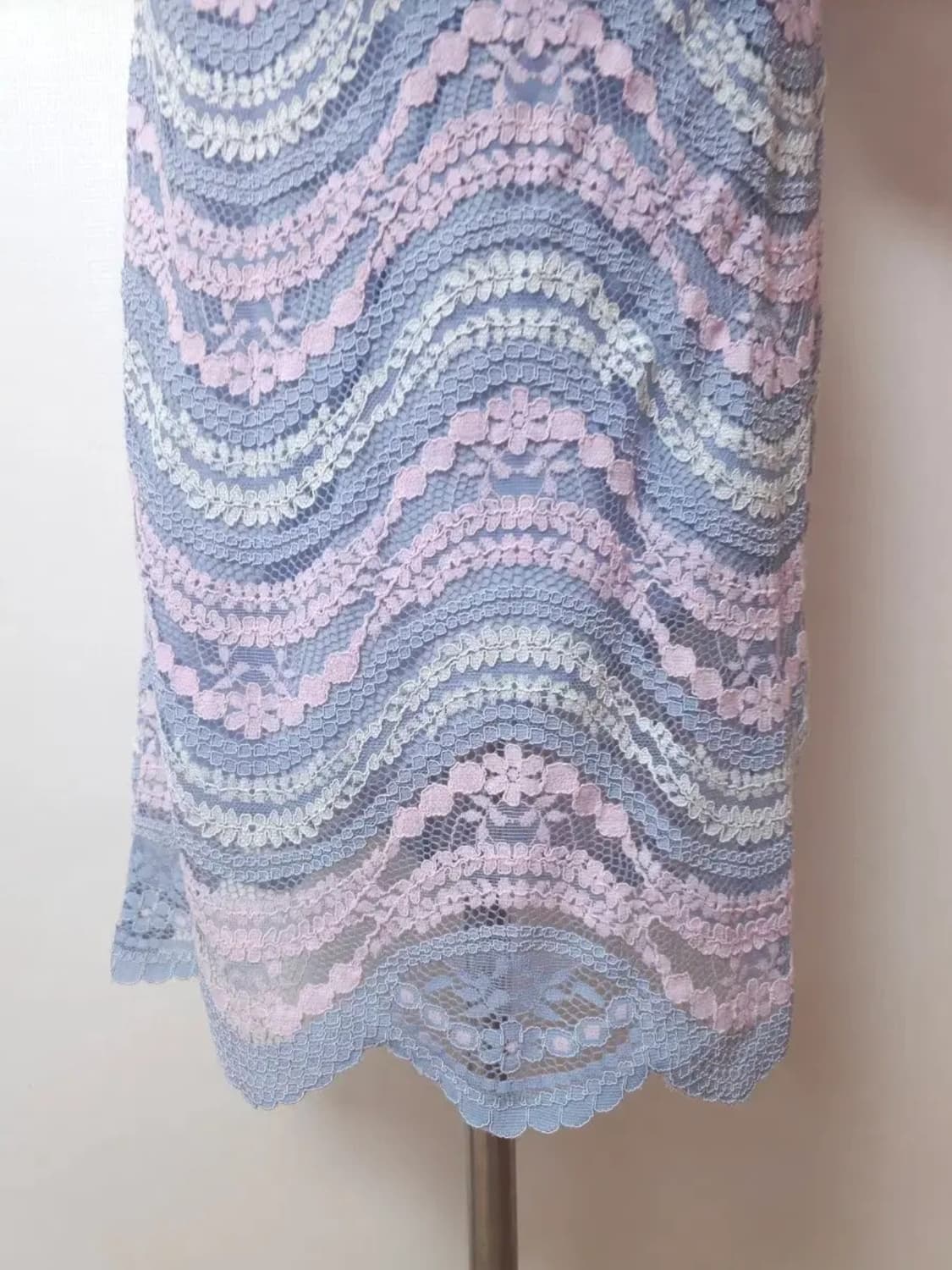 오로라 펀칭레이스 미디움원피스 상품이미지3