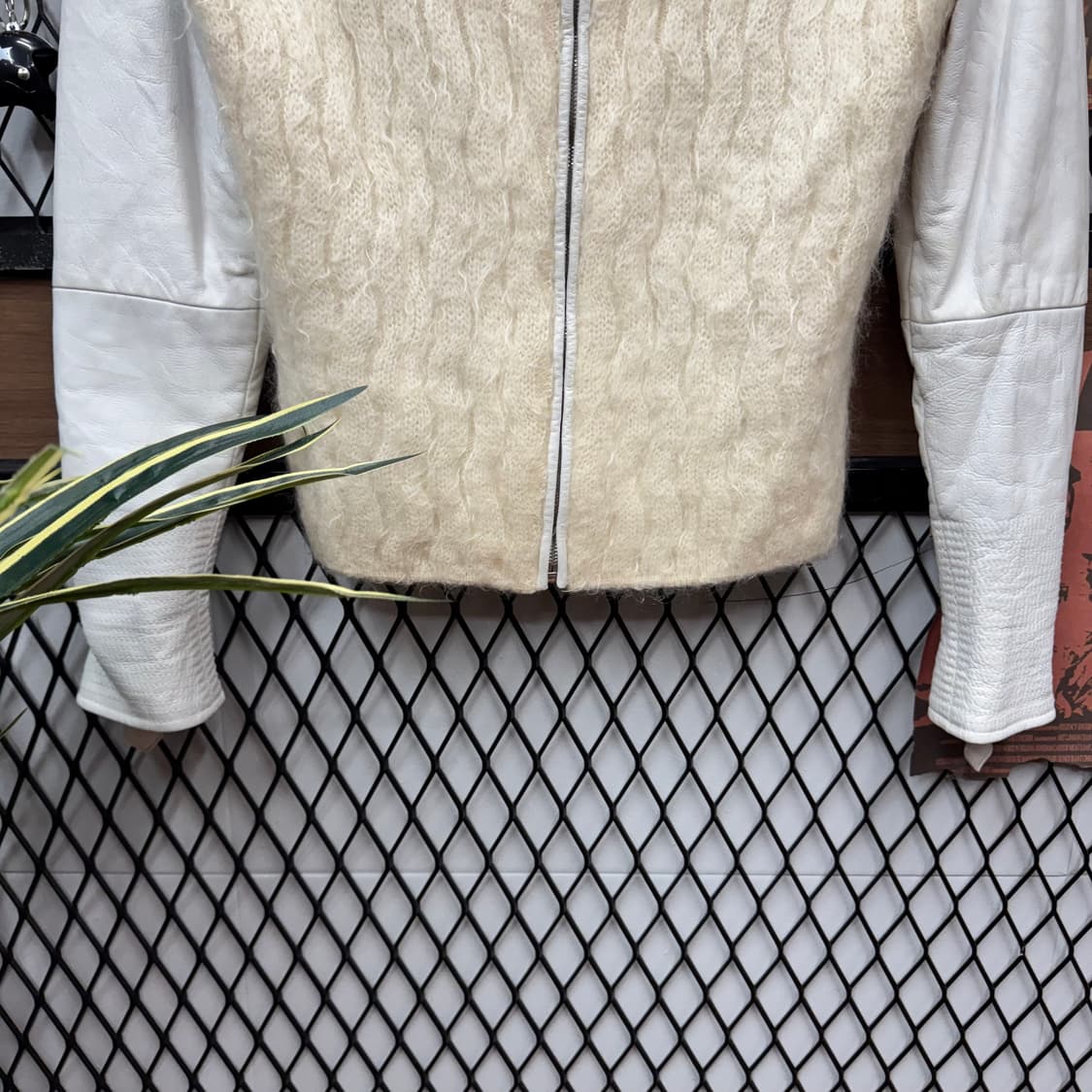 90s 지안프랑코 페레 모헤어 실크 믹스 레더 슬리브 집업 자켓 아이보리 상품이미지4