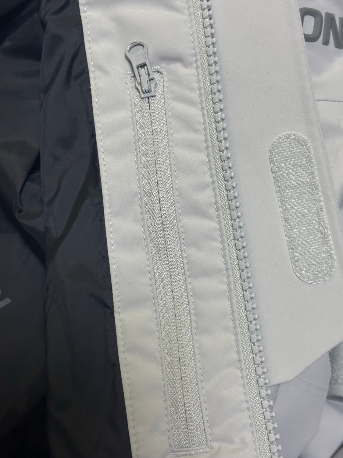 살로몬 오트리스 하이킹 하바람막이  상품이미지4