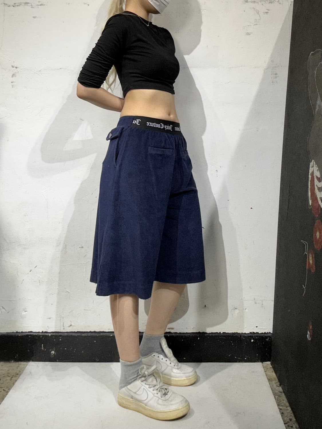 쥬시 꾸뛰르 네이비 벨벳 버뮤다 팬츠 y2k 반바지  상품이미지1