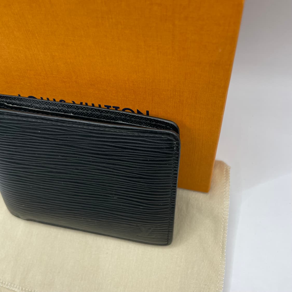 루이비통 에삐 반지갑 블랙 상품이미지3