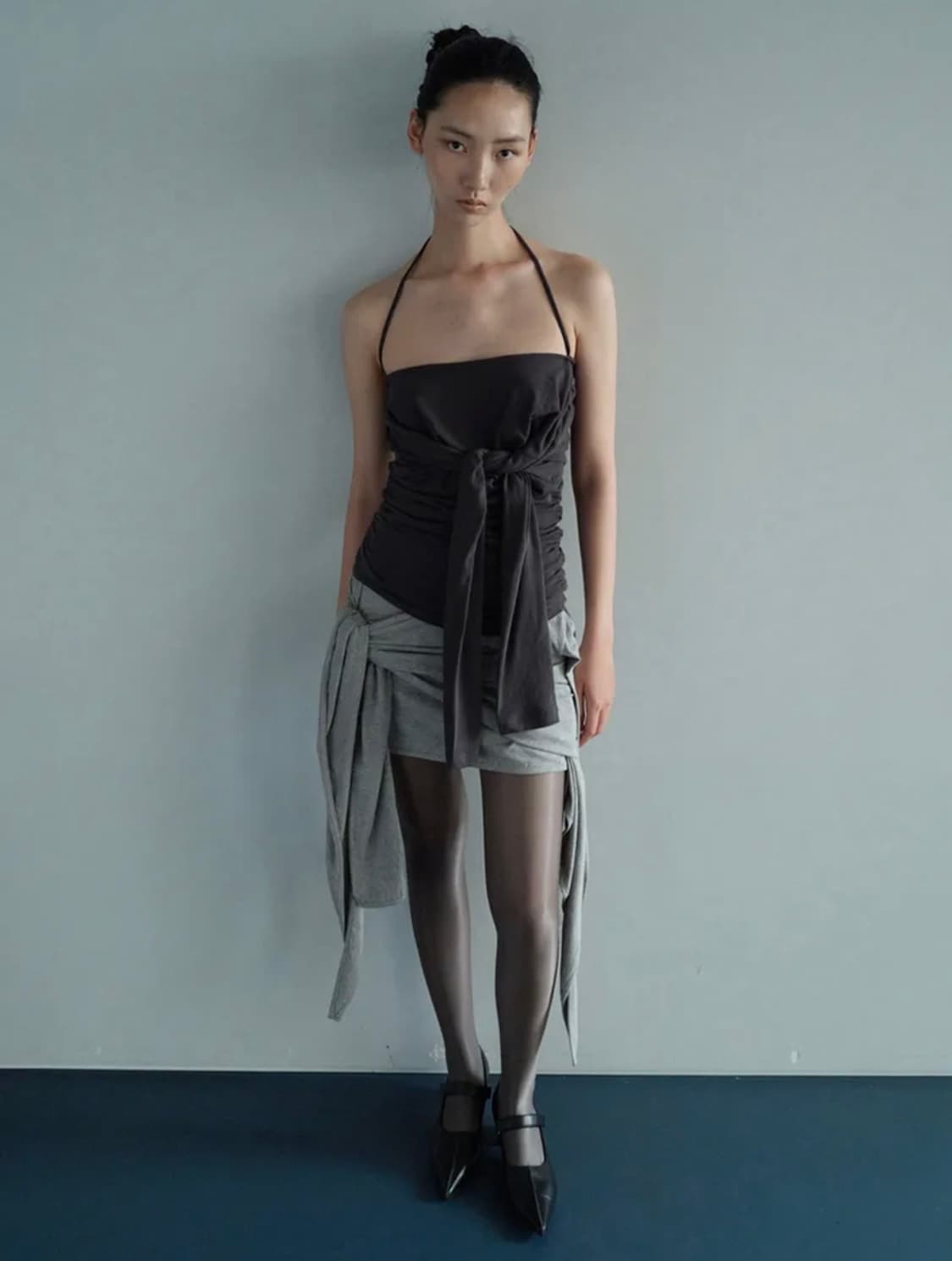 세릭 스트링 보트넥 탑 차콜 상품이미지1