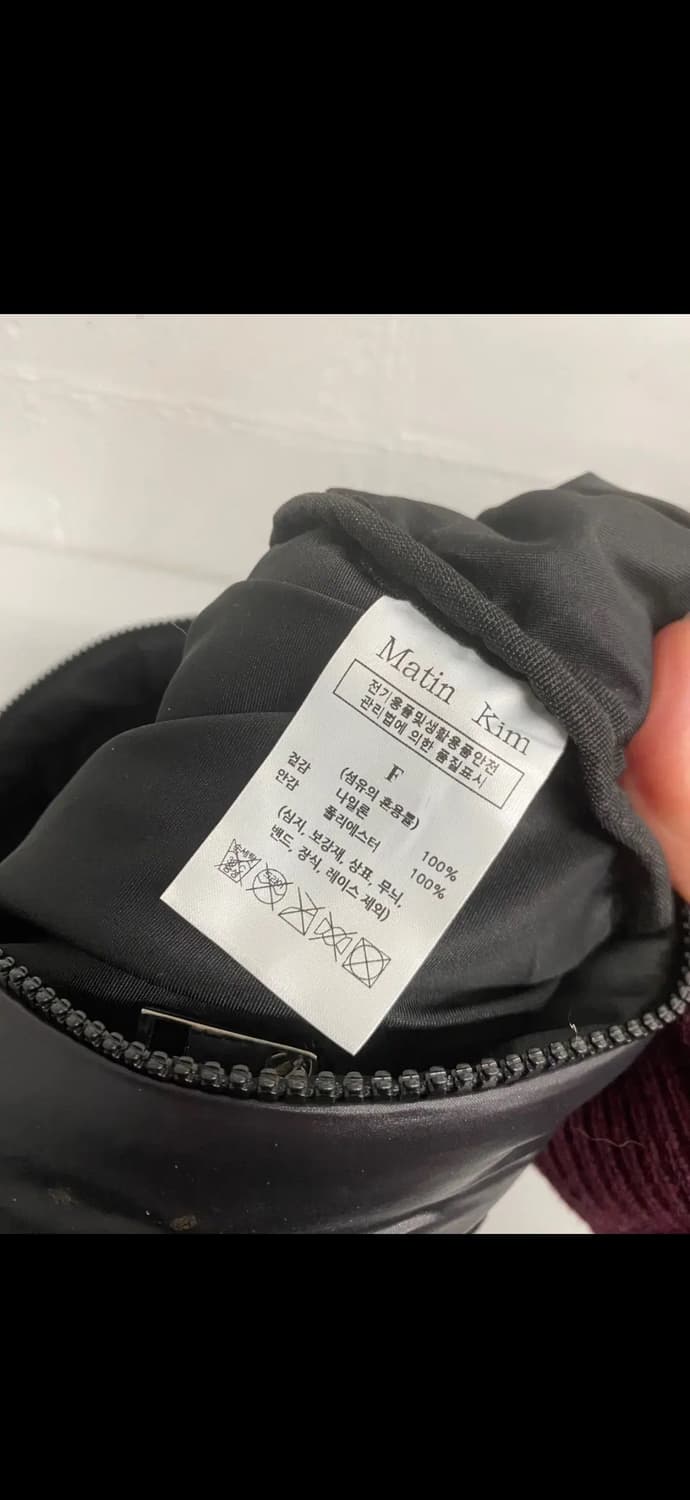 Matin Kim 마뗑킴 로고 스티치 패딩 스퀘어 백 퀼팅 가방 상품이미지7