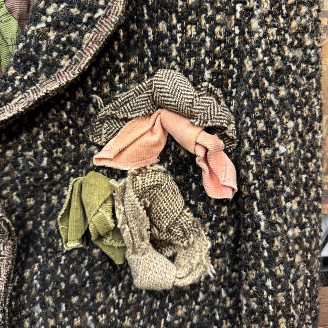 모스키노 칩 앤 시크 트위드 자켓 전면 입체 리본 포인트 다크브라운 상품이미지5