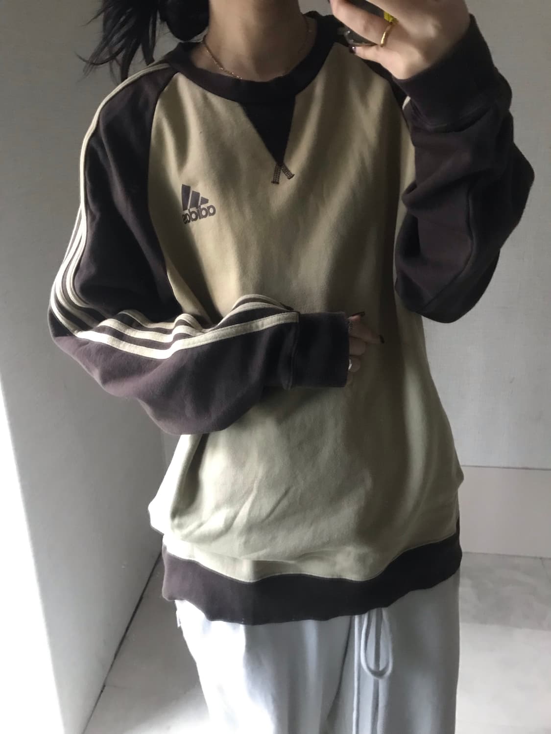 아디다스 베이지 브라운 00s 나그랑 맨투맨 상품이미지4