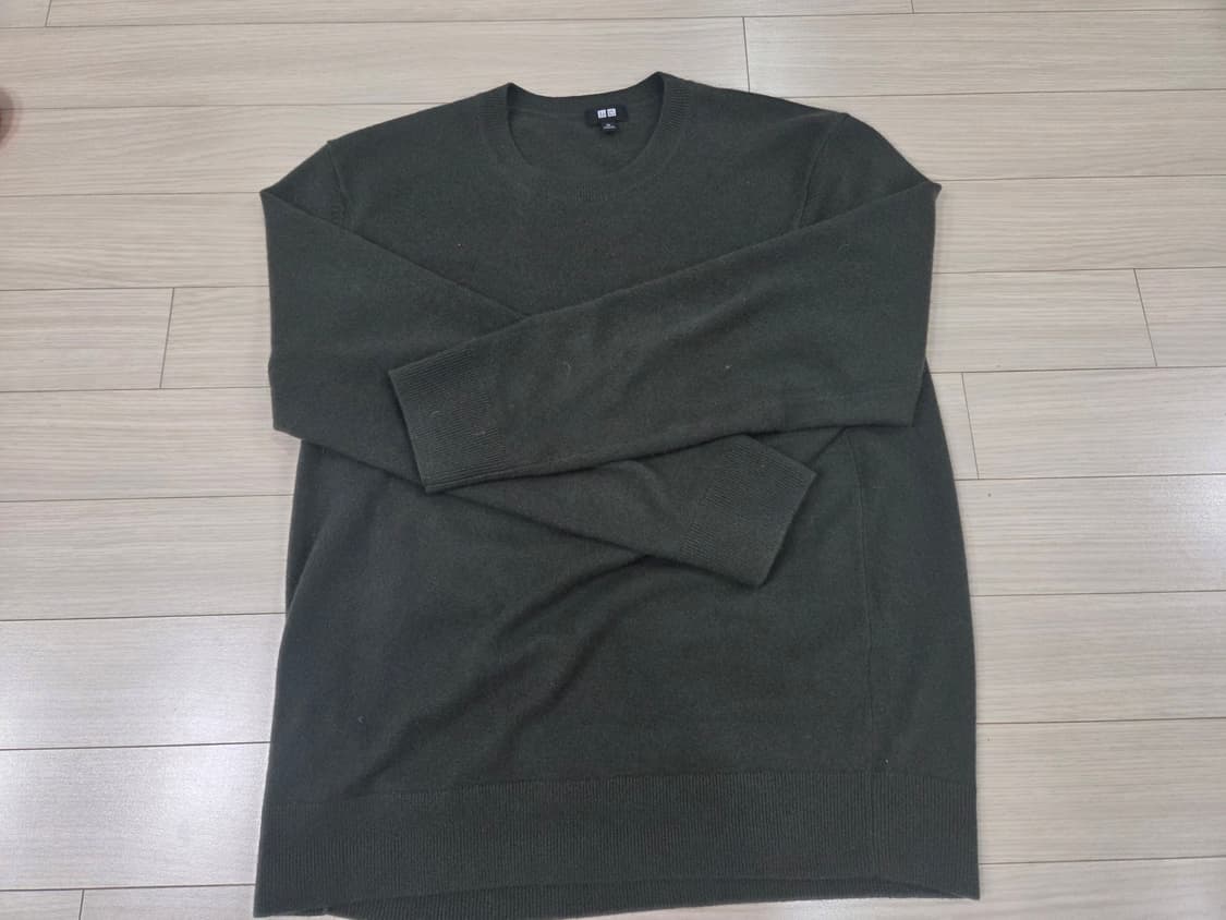 유니클로 캐시미어 니트 올리브 xl팝니다. 상품이미지1