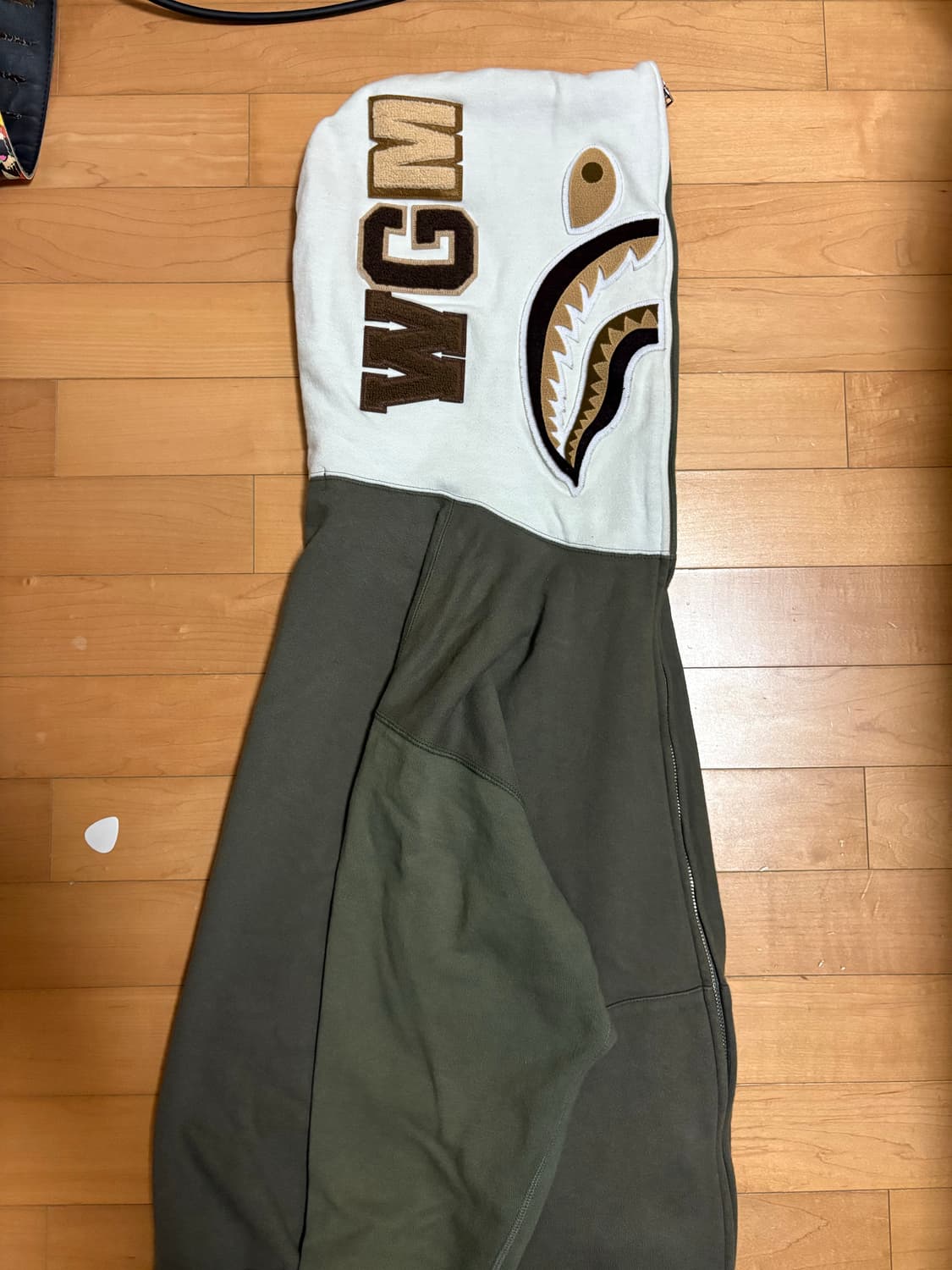 베이프 샤크후드집업 릴랙스드핏 사이즈M(실측L) 상품이미지4