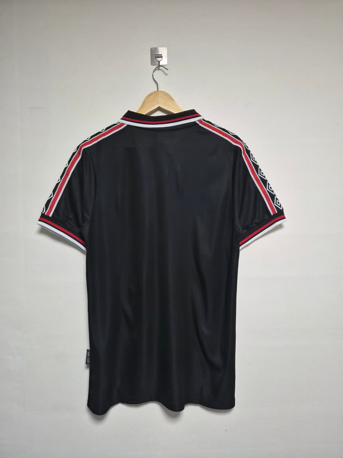 엄브로 맨체스터유나이티드 98-00 레트로 유니폼 XL - T185 상품이미지2