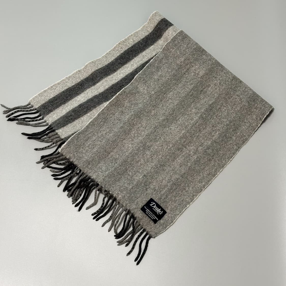 [Drakes] 드레익스 더블페이스 머플러(그레이 스트라이프) 상품이미지4