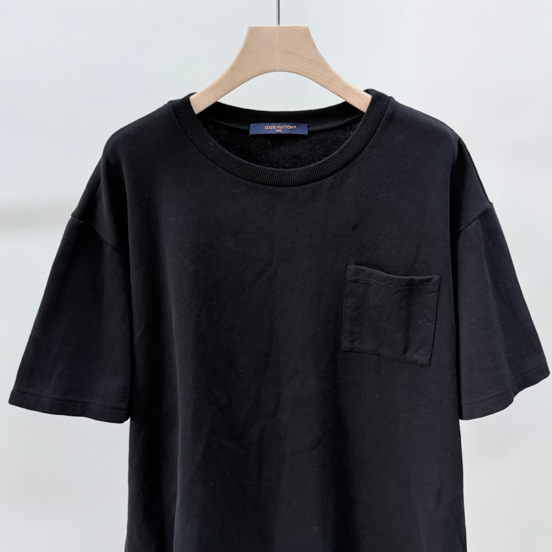 [S급/2XL] 루이비통 LV 모노그램 포켓 반팔 니트 블랙 상품이미지3