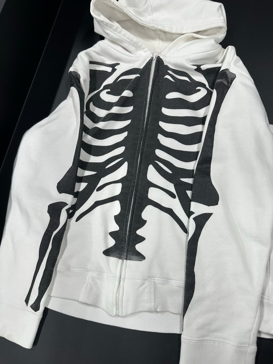  벤슨 레더 본 스켈레톤 화이트 후드 집업 상품이미지4